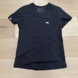 FIGS scrub top in black